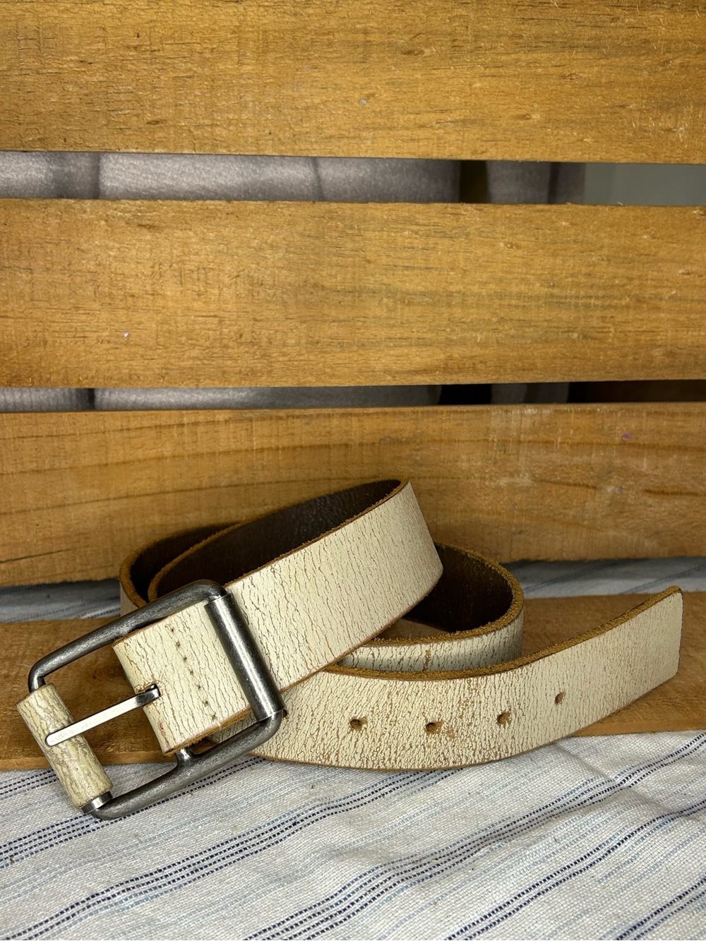 DISTRESSED WIDE LEATHER BELT